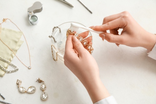 Common mistakes that damage your jewellery and how to prevent them Cleaning them improperly