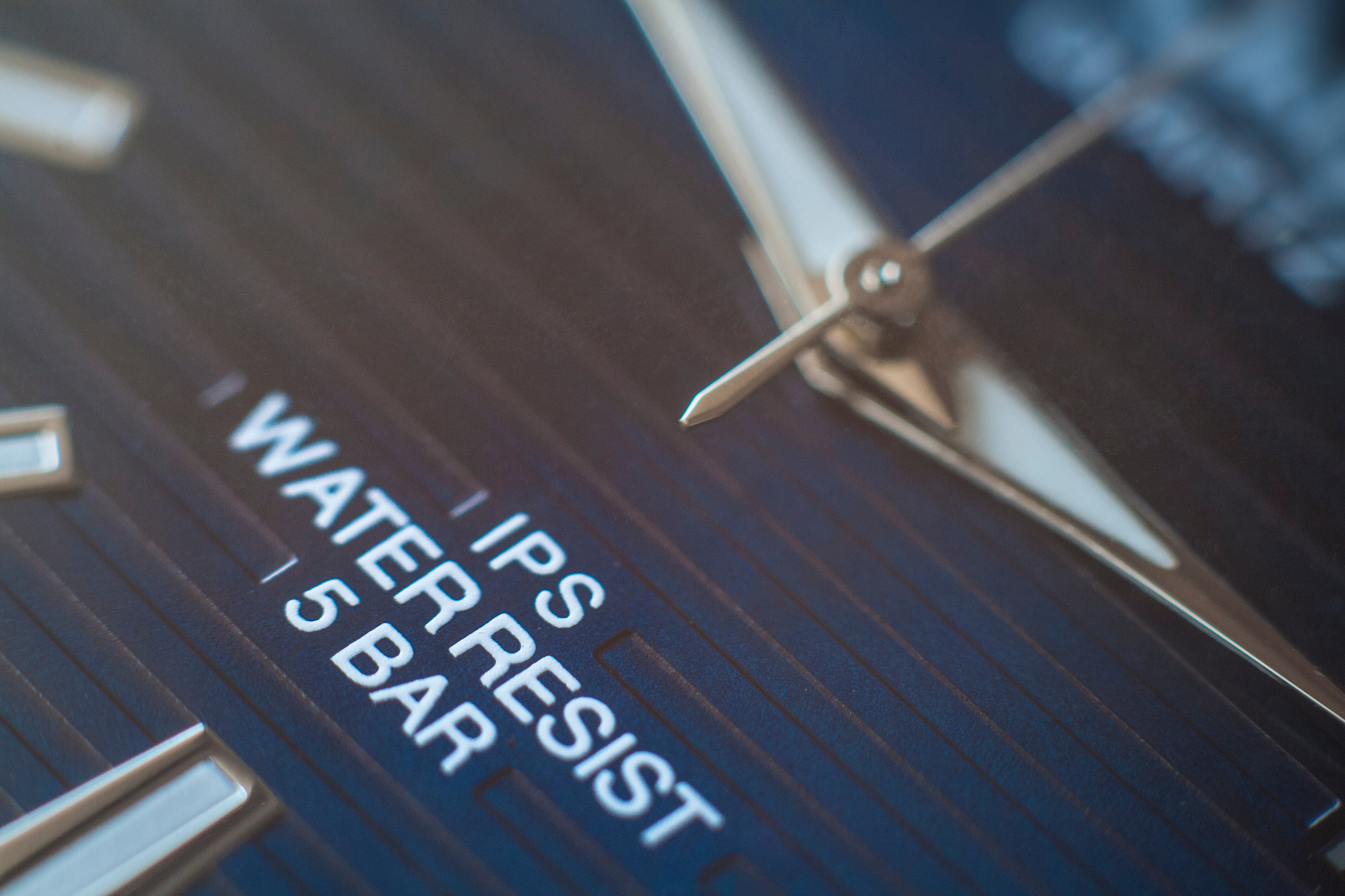 Water resistance in watches ATM, bar and metres: how to interpret water resistance