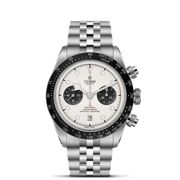 COSC certification in watchmaking Full view of the Black Bay Chrono watch
