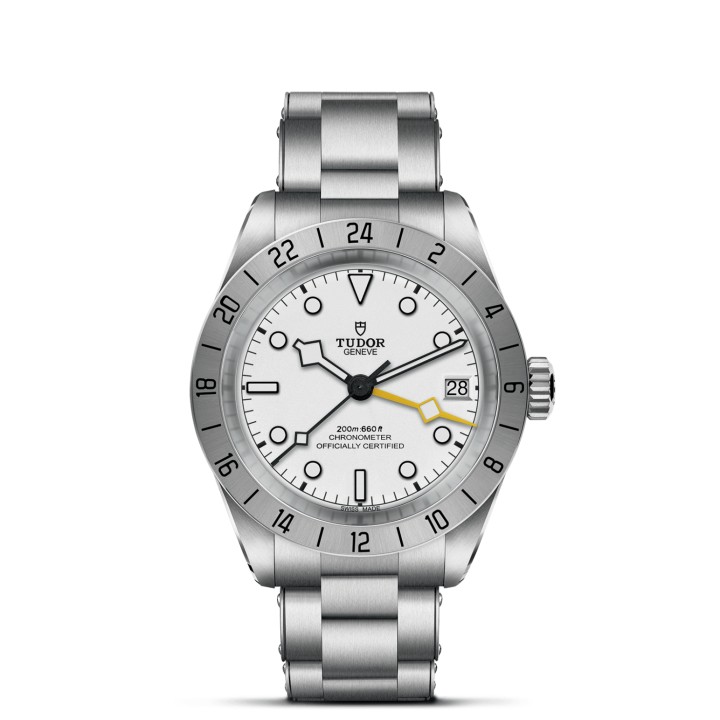 COSC certification in watchmaking Full view of the Black Bay Pro watch